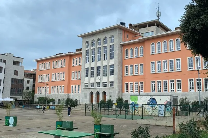 Klobučarićev trg zatvoren zbog narušene statike garaže