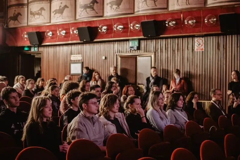 Kad ti netko kaže da je svibanj u lokalnom kinu posvećen domaćem filmu, prva pomisao nije kulturno uzdizanje naroda