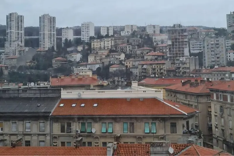 Dvjesto tisuća eura za dizala u Rijeci, plus država dodaje još, sve da bi netko s trećeg kata mogao...