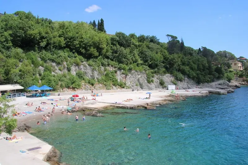 Velika većina kvarnerskih plaža ima more izvrsne kakvoće, ali uvijek ima i onih 12 s lošijom ocjenom