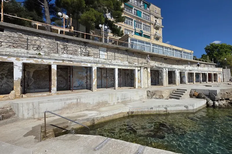 Šezdeset tisuća eura je iznos koji u Hrvatskoj kupuje sigurnost da ti pokos iznad plaže neće...