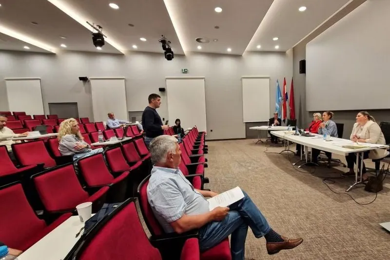 Gradsko vijeće Krka i vječna borba s fasadama